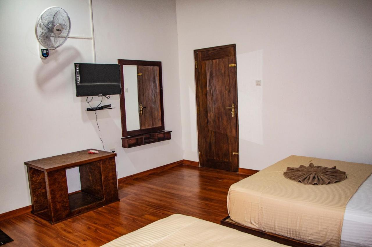 Canal'S Edge Negombo Exterior photo